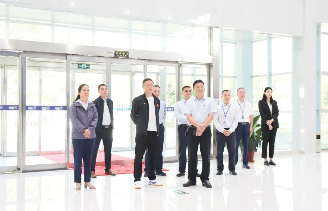 快樂過“雙節(jié)”，安全不放假｜河南農(nóng)投集團黨委書記、董事長李曉寰一行蒞臨花花牛乳業(yè)集團開展“雙節(jié)”安全生產(chǎn)大檢查活動并慰問一線職工、