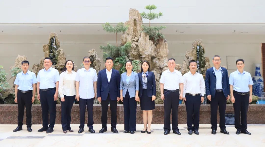 揚(yáng)帆起航 譜寫絢麗新篇章 | 花花牛乳業(yè)集團(tuán)新一屆董事會(huì)成立并召開中高層以上領(lǐng)導(dǎo)干部會(huì)議 揚(yáng)帆起航 譜寫絢麗新篇章 | 花花牛乳業(yè)集團(tuán)新一屆董事會(huì)成立并召開中高層以上領(lǐng)導(dǎo)干部會(huì)議