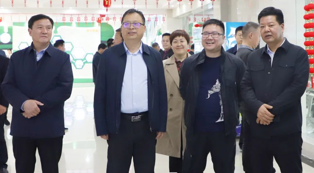 花花牛丨駐馬店市遂平縣政協(xié)黨組書記、主席張衛(wèi)東一行蒞臨花花牛魯山瑞亞牧場參觀