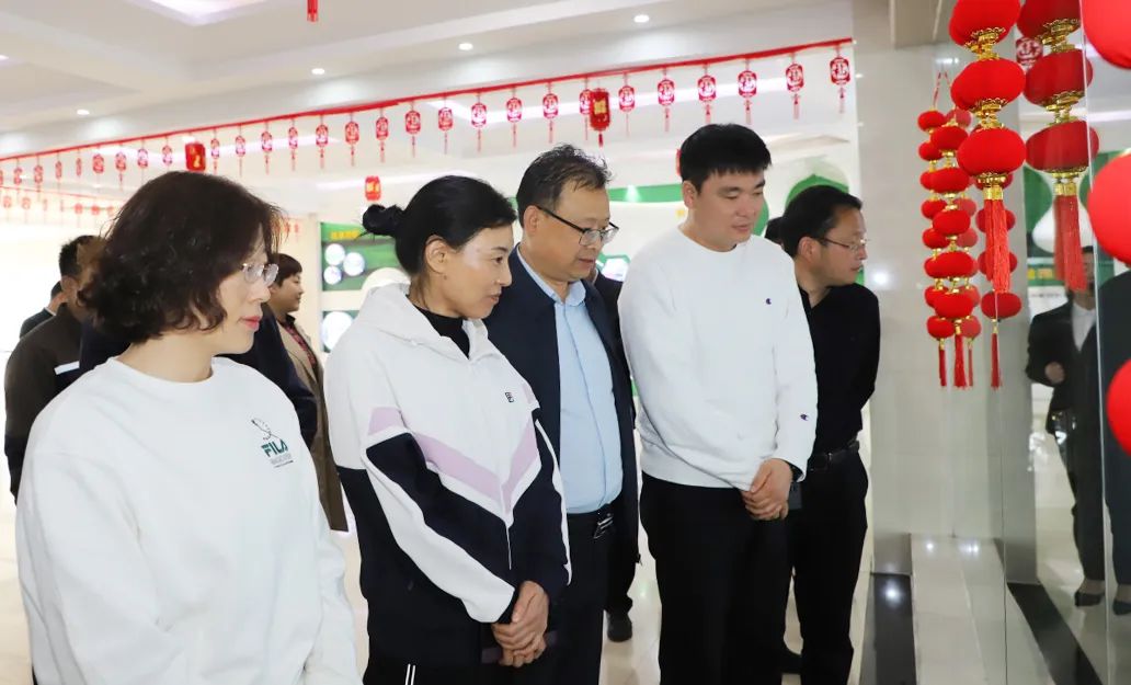 花花牛丨駐馬店市遂平縣政協(xié)黨組書記、主席張衛(wèi)東一行蒞臨花花牛魯山瑞亞牧場參觀