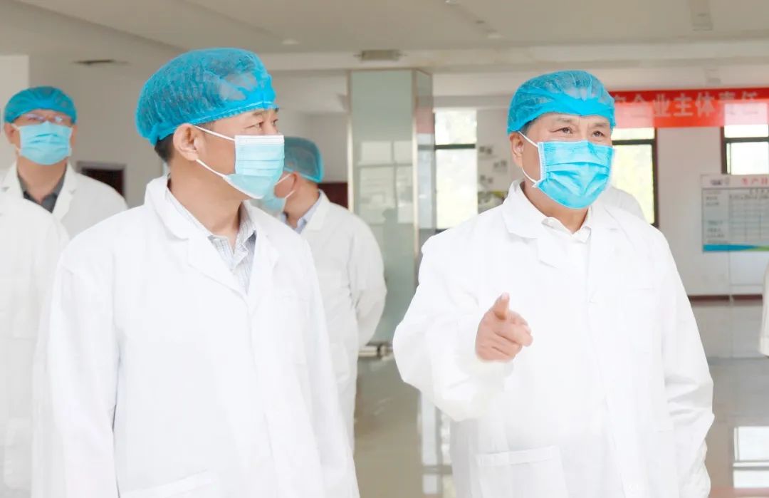 快訊丨河南省人民政府副省長武國定蒞臨花花牛乳業(yè)集團(tuán)瑞亞牧業(yè)調(diào)研奶源基地建設(shè)情況 快訊丨河南省人民政府副省長武國定蒞臨花花牛乳業(yè)集團(tuán)瑞亞牧業(yè)調(diào)研奶源基地建設(shè)情況