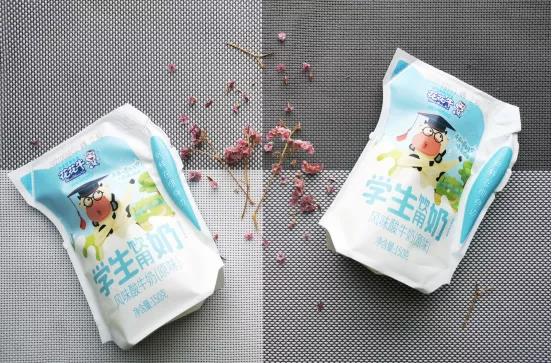 花花牛首款愛克林低溫學(xué)生飲用酸牛奶上市啦?。?！