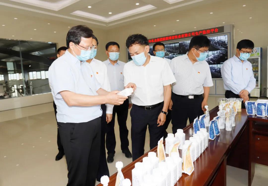 快訊 | 河南省委常委、省紀(jì)委書記、省監(jiān)委主任任正曉蒞臨花花牛乳業(yè)集團(tuán)新蔡瑞亞牧場調(diào)研