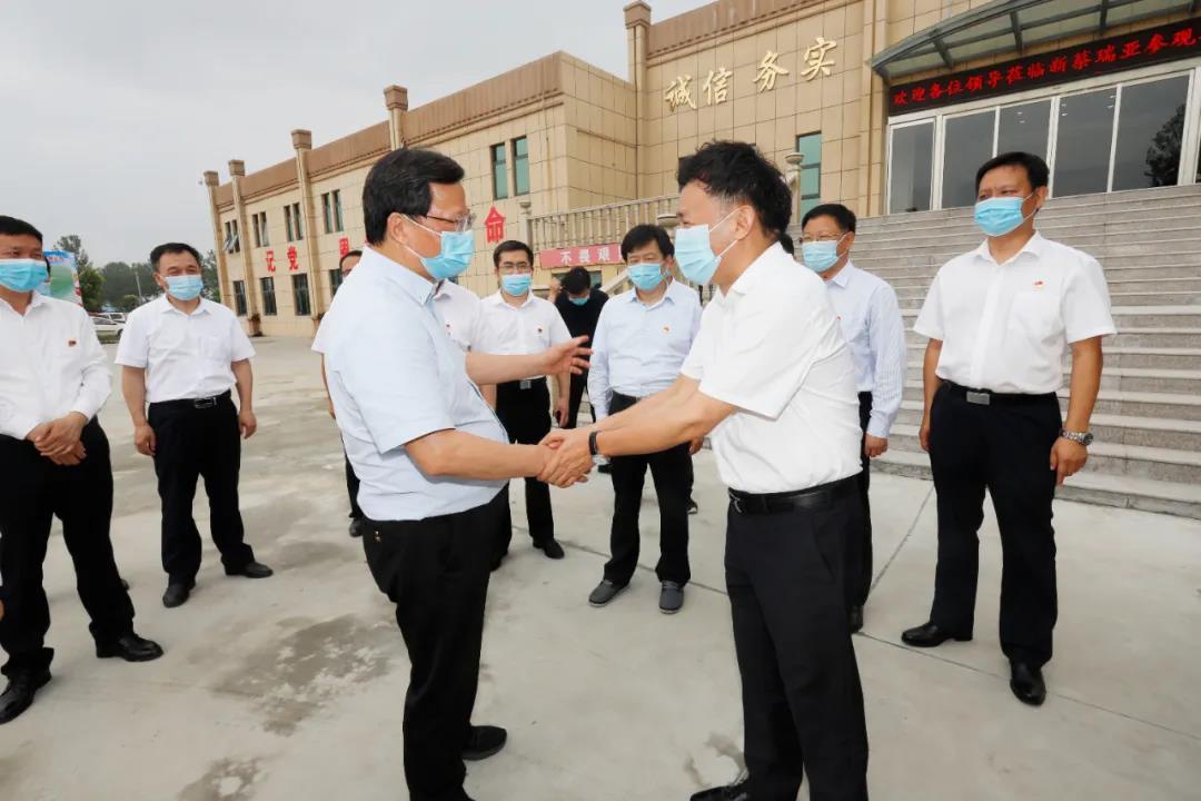 快訊 | 河南省委常委、省紀(jì)委書記、省監(jiān)委主任任正曉蒞臨花花牛乳業(yè)集團(tuán)新蔡瑞亞牧場調(diào)研