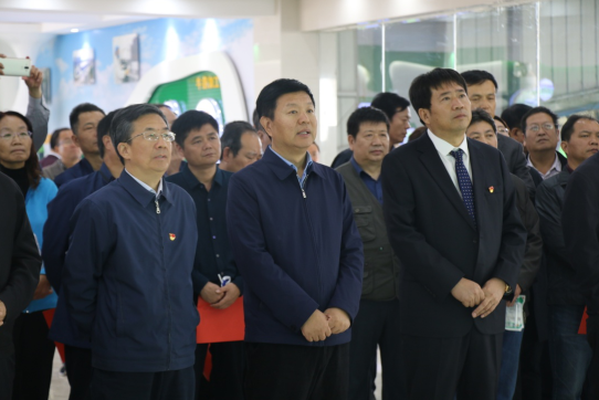 河南省農(nóng)牧業(yè)產(chǎn)業(yè)扶貧工作觀摩團(tuán)蒞臨花花牛集團(tuán)·魯山瑞亞牧業(yè)有限公司參觀考察 河南省農(nóng)牧業(yè)產(chǎn)業(yè)扶貧工作觀摩團(tuán)蒞臨花花牛集團(tuán)·魯山瑞亞牧業(yè)有限公司參觀考察