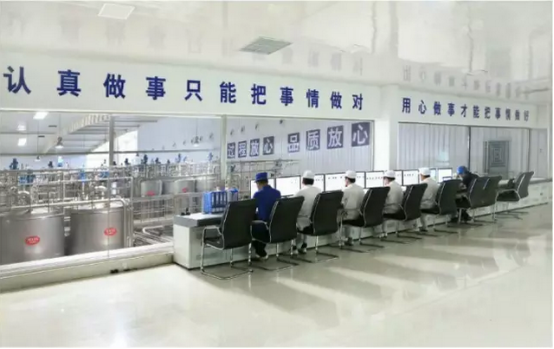 走進(jìn)花花牛見證最真實(shí)的透明品質(zhì) 走進(jìn)花花牛見證最真實(shí)的透明品質(zhì)