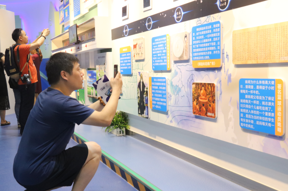 走進(jìn)花花牛見證最真實(shí)的透明品質(zhì) 走進(jìn)花花牛見證最真實(shí)的透明品質(zhì)