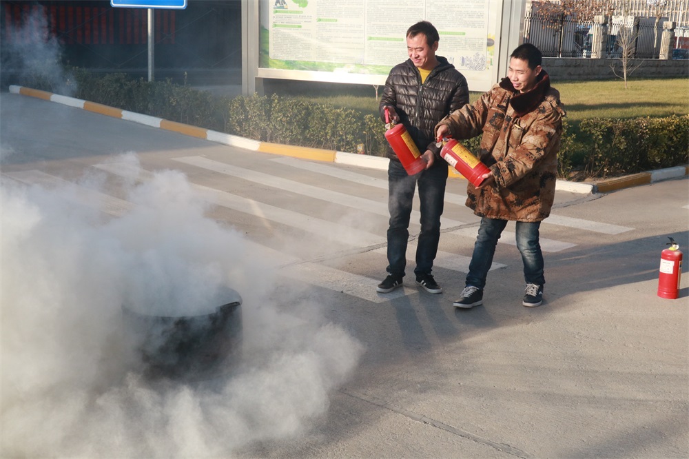 花花牛鄭州分公司冬季消防演練 花花牛鄭州分公司冬季消防演練