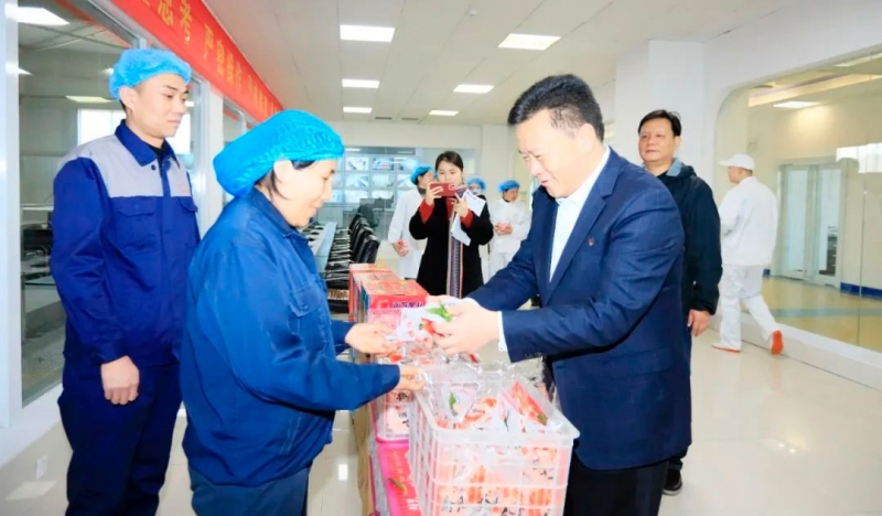 新春慰問(wèn)送關(guān)懷——集團(tuán)黨委書(shū)記、董事長(zhǎng)慰問(wèn)春節(jié)期間堅(jiān)守崗位的一線(xiàn)職工